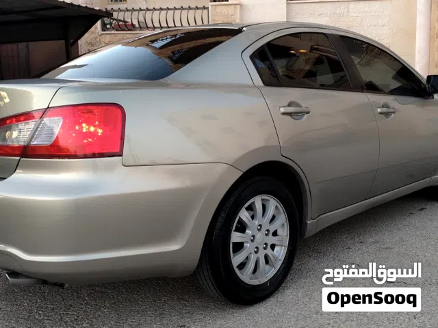 2009, ميتسوبيشي, جالنت, Standard