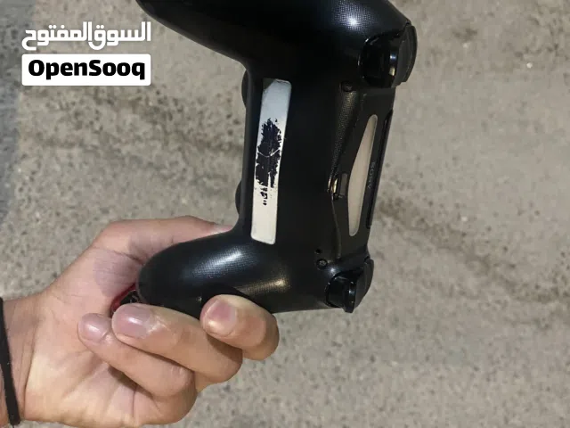 ايد بلاستيشن 4 مستعمله استعمال خفيف لا توجد اي مشاكل