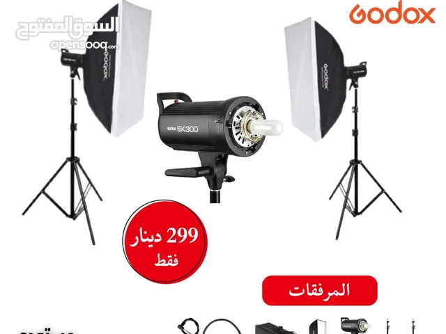 اضاءة احترافية/ لوح إضاءة _ تعمل على الكهرباء وعلى البطاريات مرفقة مع شاحن وبطاريات