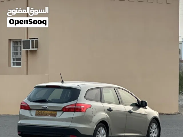 2019 فورد فوكس Standard