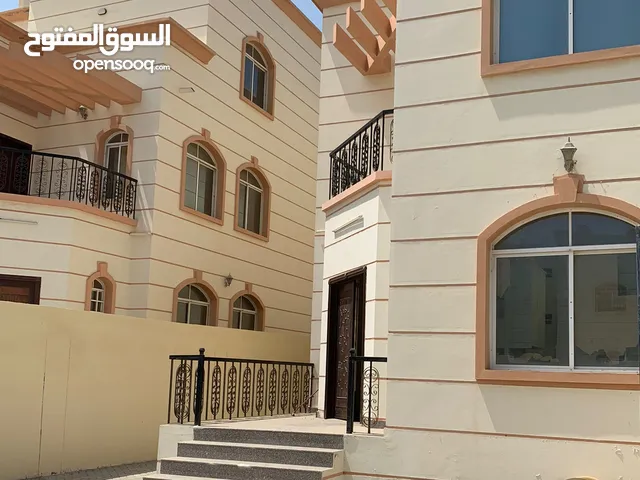 400m2 More than 6 bedrooms Villa for Sale in Muscat Seeb