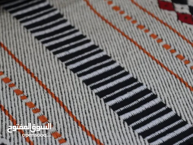 أقمشة السدو بتصاميم تقليدية رائعة  وألوان زاهية  تضيف لمسة جمالية لتنجيد الكنب  تصاميم  2026