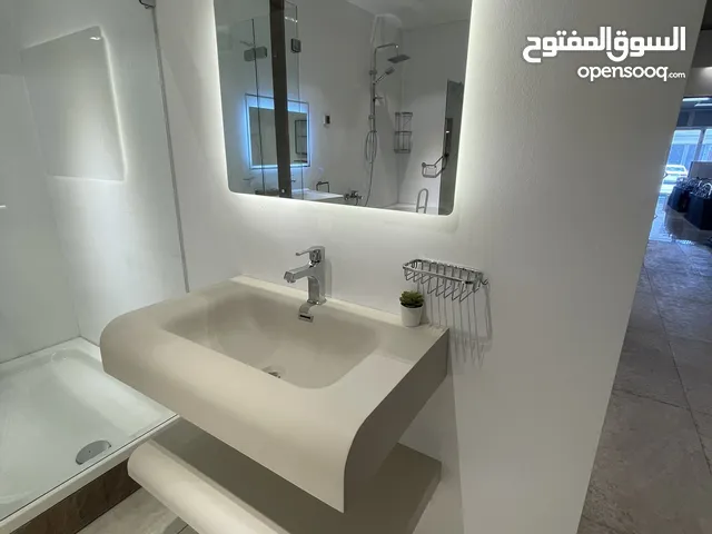 طاقم حمام انيق بتصميم 2025