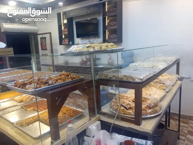 محل حلويات للبيع