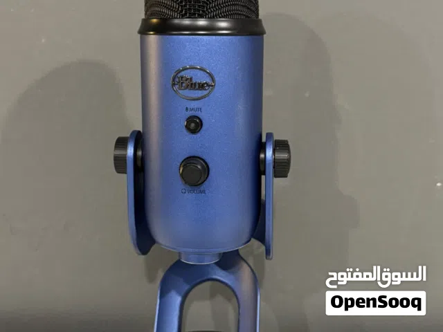 مايك Blue Yeti USB  يدعم أنماط تسجيل متعددة مع مخرج سماعة وتحكم مباشر بالصوت والكتم، (بدون ارجاع)  .