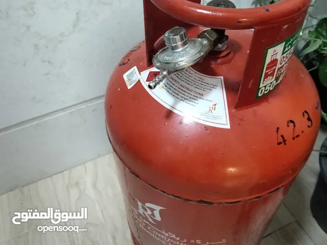 اسطوانة غاز كبيرة عجمان مع المنظم