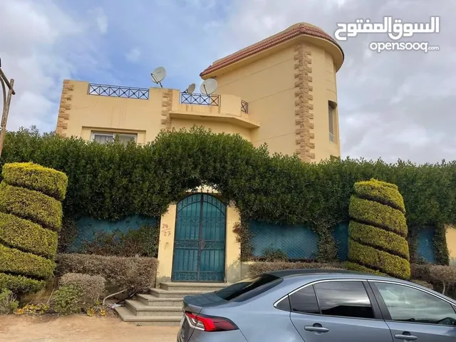280 m2 4 Bedrooms Villa for Sale in Giza Sheikh Zayed