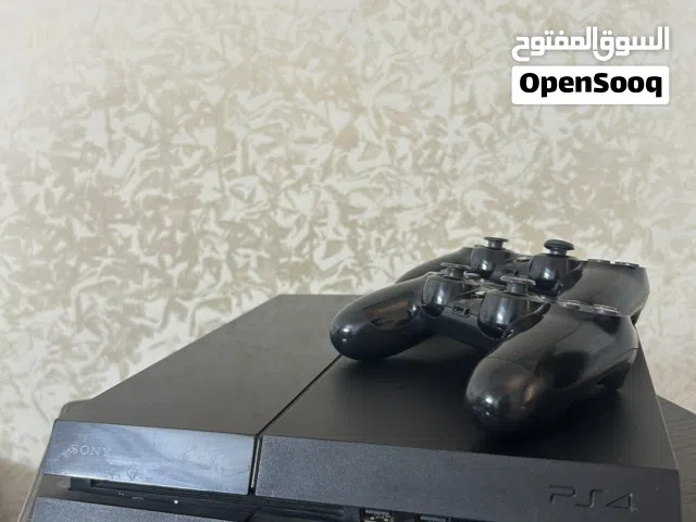 Playstation 4 (fat-500gb)مع يدين تحكم  بحالة ممتازة    وسعر قليل  وقابل للتفاوض