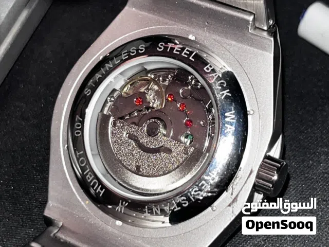 ساعة hublot high copy الساعة مافيها خرابات السعر 15 دينار غير قابل للسوم