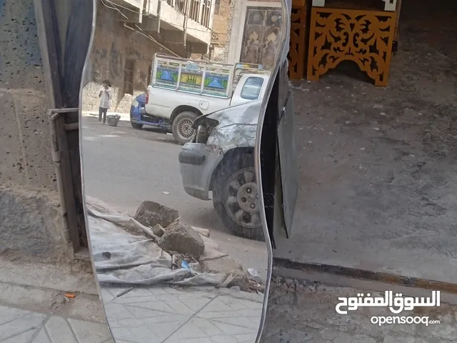 مراية على خشب