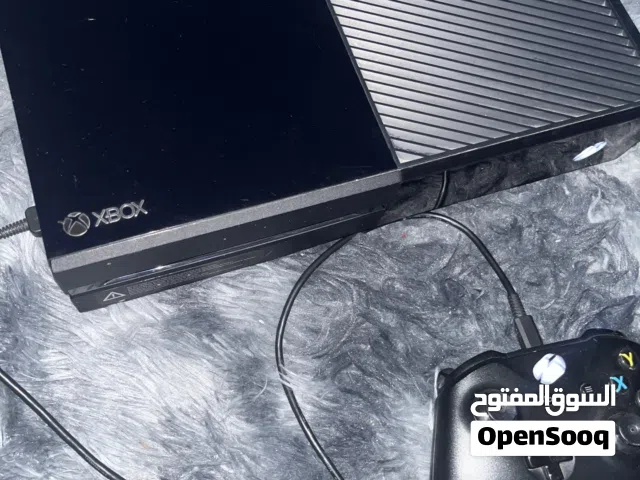 Xbox ون للبيع حالة ممتازه