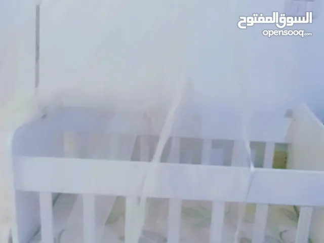 سرير أطفال مواليد
