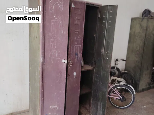 كبت حديد يصلح لتخزين أغراض