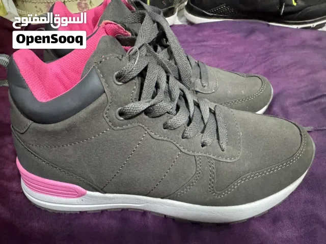 شوز نسائي .
