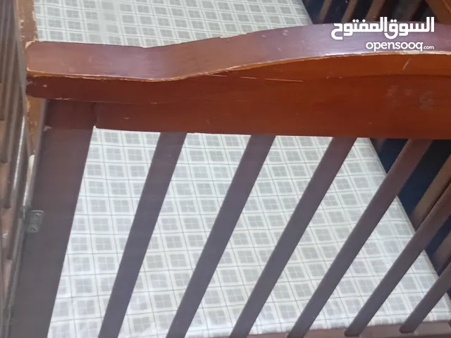 مستلزمات اطفال مستعمله بحالة الممتاز لبيع