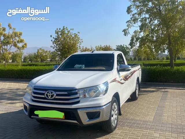 Used Toyota Hilux in Al Dakhiliya