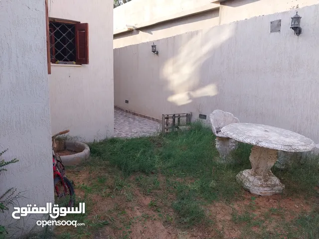 220 m2 5 Bedrooms Townhouse for Sale in Tripoli Ain Zara