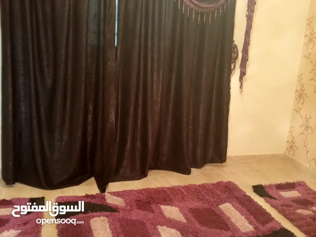 أي قطعه ب 50 د والبوفيه 350