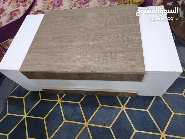 متفرقات للبيع في جرش عبارة عن غاز وموكيت وطاولة وكورنر