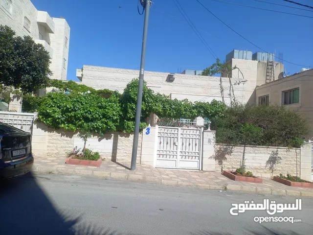 200m2 3 Bedrooms Townhouse for Sale in Amman Al Muqabalain