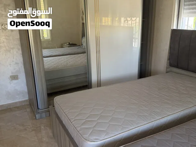 اثاث غرفة نوم شبابية