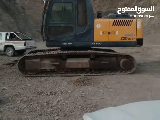 بوكلين حفار هيونداي موديل 2012 مجمرك