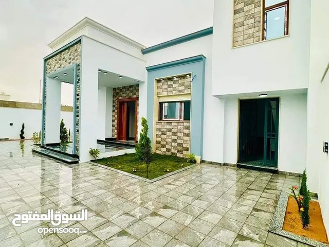 300 m2 4 Bedrooms Villa for Sale in Tripoli Ain Zara