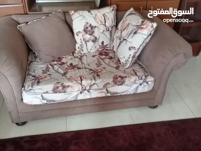 طقم كنب مستعمل بحاله الوكاله