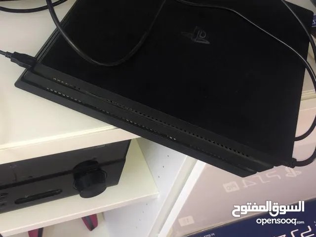 أجهزة ألعاب بلايستيشن 4 برو للبيع في جدة