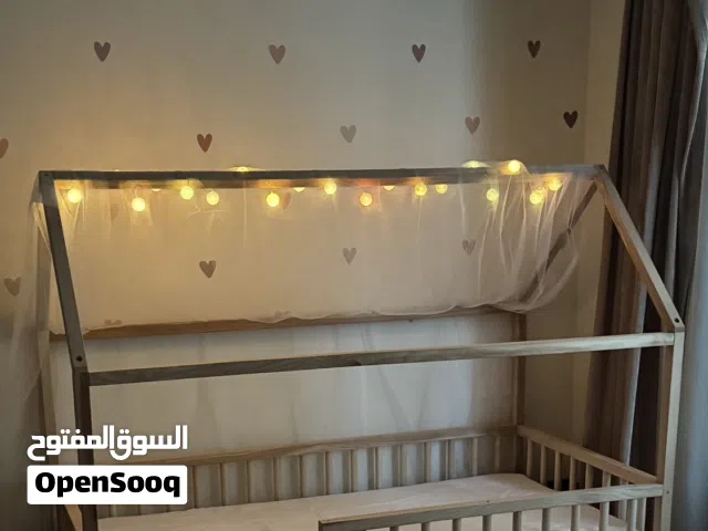 سرير أطفال خشبي مونتيسوري