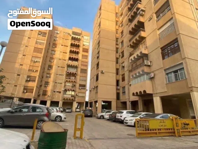 شقة للبيع في زاوية الدهماني بالقرب من حلويات العالم