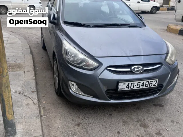 سيارة هيونداي اكسنت 2015 صالون / سيدان بحالة جيدة مع مميزات متقدمة