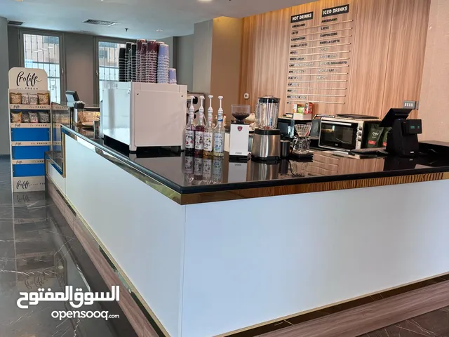 صيدلية للايجار وعيادات طبية بمساحات مختلفة ضمن مركز طبي
