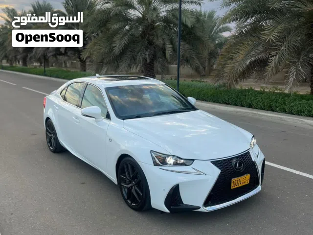 2019 لكزس IS IS 300