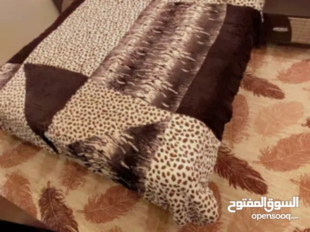 غرفة نوم كامل خشب تركي ثقيل والغرفه والله جديد اجمل من الصوره