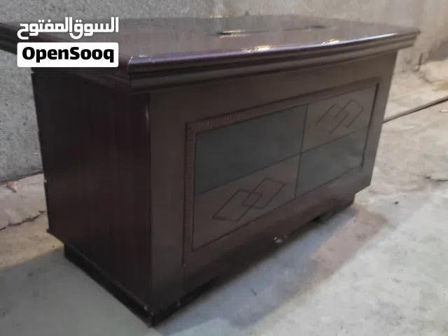 ميز مكتب كلش نظيف
