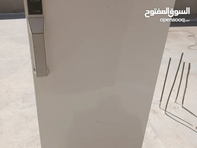 فريزا للبيع شغالة 100%  بسعر 70 دينار  للتواصل