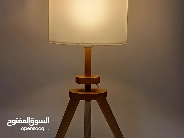 تيبل لامب صناعة يدوية من الخشب الطبيعي