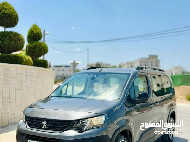 بيجو ريفتر 2022 فل اضافات  سعر مميز ع الكاش