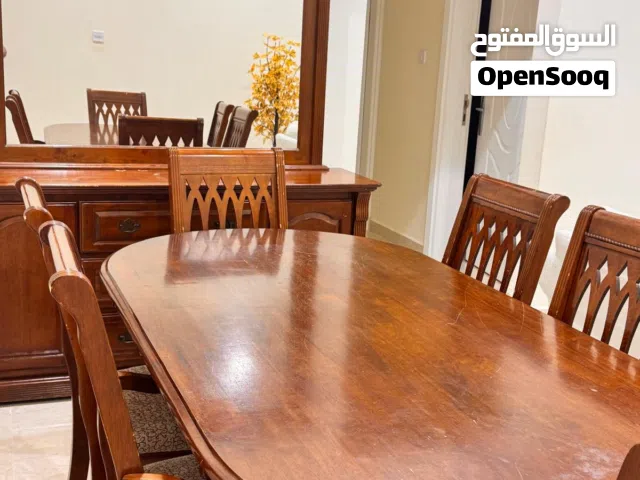 طاولة سفرة مع بوفية للبيع