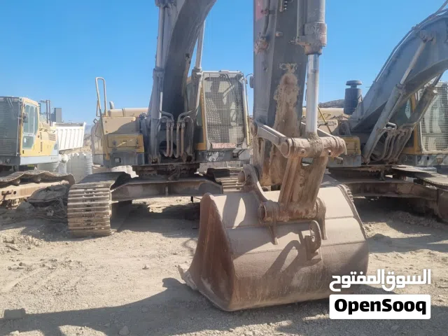 2006 model, very clean.