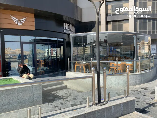 محل للبيع في التجمع الاول جنوب الاكاديميه جمب مسجد حسن الشربتلي مساحه 33 متر في الدور الارضي