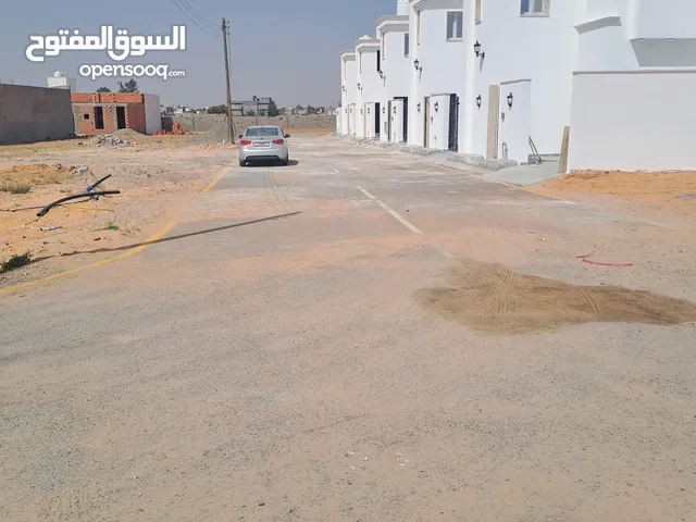 قطعه ارض للبيع مساحتها 186 واجهتين ربي يبارك الواجهة الامامية 9 متر و الواجهة الجمبيه و العمق 19 متر