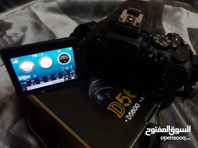 كاميرا نيكون D5600 نظيفة مستخدمة يومين فقط للبيع