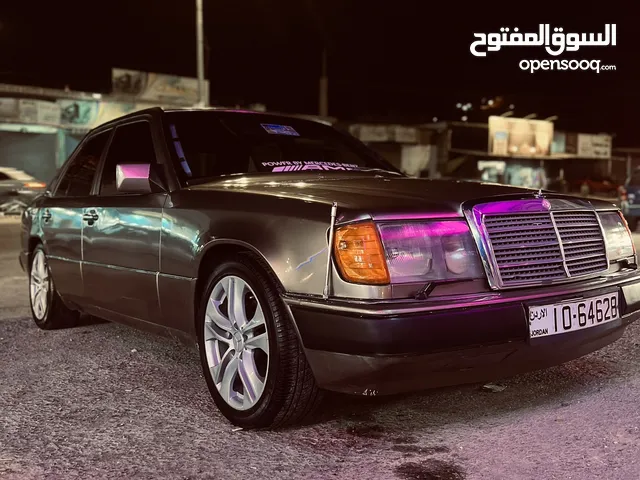 Mercedes Benz E-Class 1990 in Zarqa