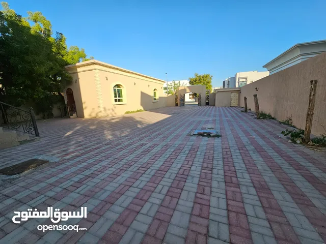 1000m2 More than 6 bedrooms Townhouse for Rent in Sharjah Wasit
