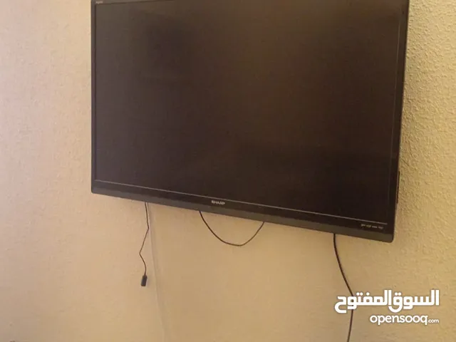 شاشة تلفزيون شارب شبه جديد 65 بوصةللبيع في جدة