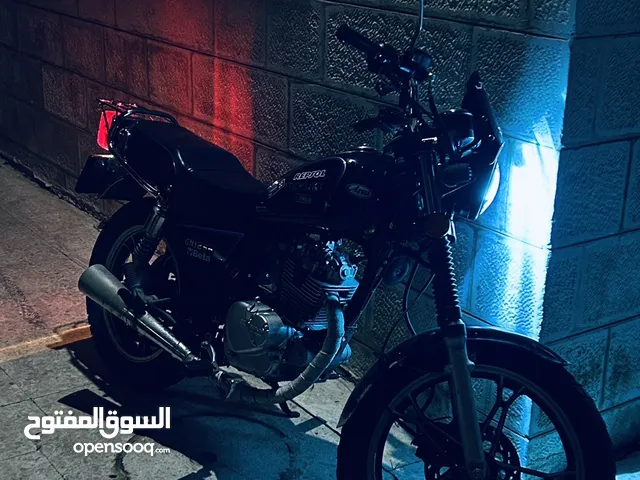 Suzuki gn125