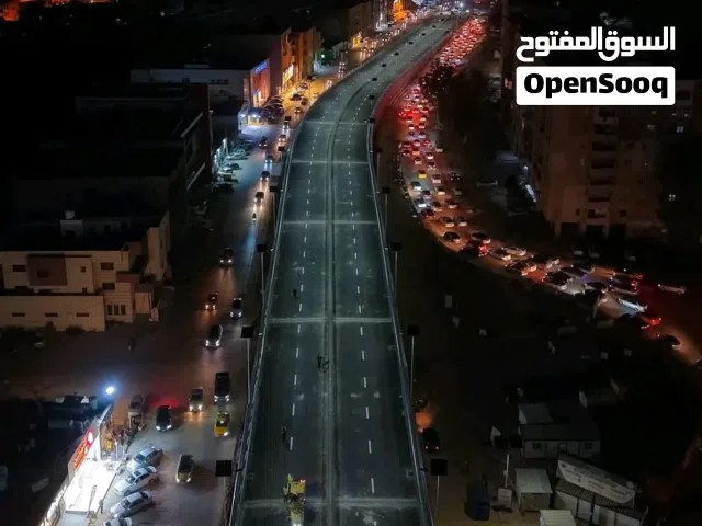 هنقر معرض 400م على الطريق جهة عويطي  تشطيب حديث يصلح لاي نشاط تجاري