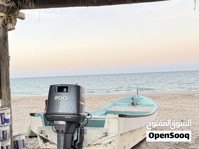 قارب شبه جديد 25 قدم ومع الميكنه بو 200